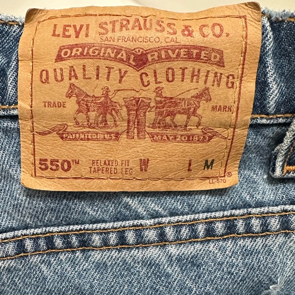 Levi’s Relaxed Fit Tapered Leg 550 Jeans Size 10 REG M Medium Blue Wash - Picture 10 of 10